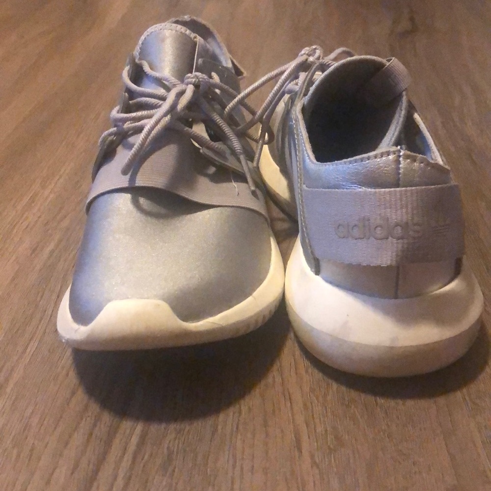 Adidas tubular viral